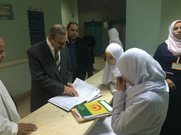 بالصور.. محافظ كفر الشيخ يقرر تكريم معلمة وطالب بمدرسة النور للمكفوفين ويكلف بإعادة بناء المدرسة