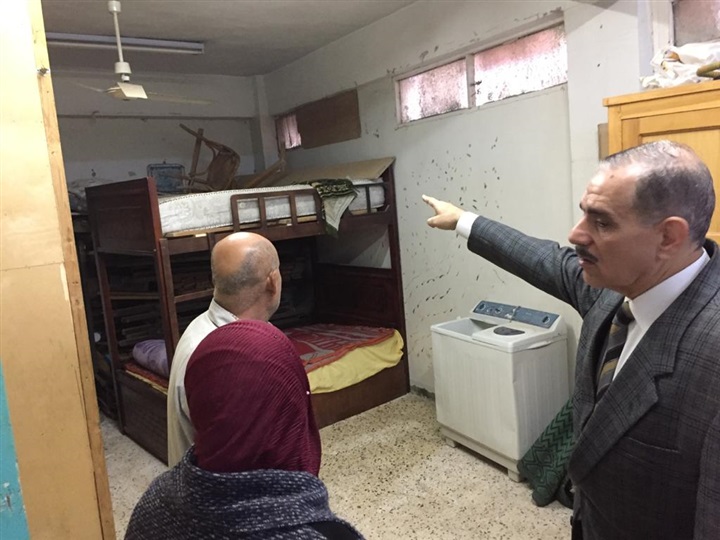 بالصور.. محافظ كفر الشيخ يقرر تكريم معلمة وطالب بمدرسة النور للمكفوفين ويكلف بإعادة بناء المدرسة