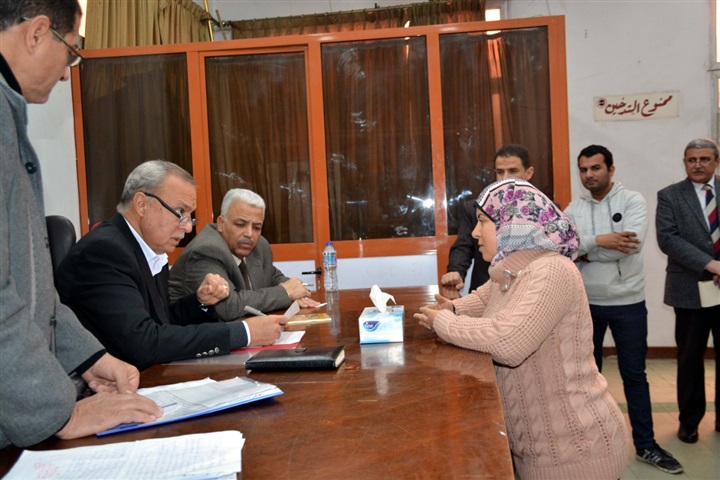 محافظ القليوبية يعقد أول لقاءًا جماهيريًا بالمواطنين لبحث مشاكلهم