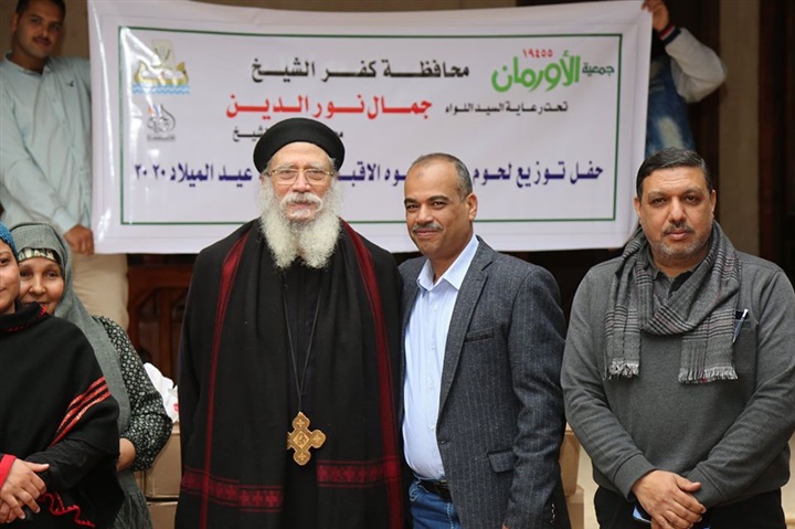بالصور.. أرومان كفر الشيخ توزع طن لحوم علي الأقباط احتفالا بعيد الميلاد