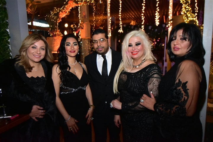 بالصور.. صفوة المجتمع يحتفلون بخطوبة نجل سيدة الأعمال "ليلى شتا" بالصور.. صفوة المجتمع يحتفلون بخطوبة نجل سيدة الأعمال "ليلى شتا"