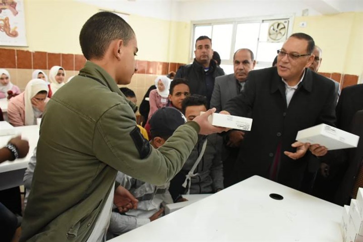 محافظ الشرقية يفتتح مدرسة إبراهيم الأمين الثانوية المشتركة بالحجازية بتكلفة 4 مليون جنيه 
