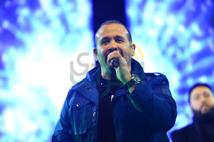 بالصور.. هشام عباس يبدأ حفل كايرو فيستيفال سيتي مول بأغنية "ماتبطليش" بالصور.. هشام عباس يبدأ حفل كايرو فيستيفال سيتي مول بأغنية "ماتبطليش"
