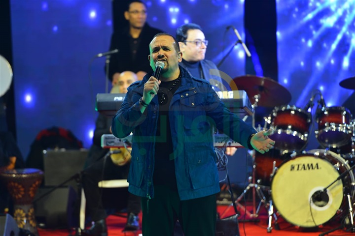 بالصور.. هشام عباس يبدأ حفل كايرو فيستيفال سيتي مول بأغنية "ماتبطليش" بالصور.. هشام عباس يبدأ حفل كايرو فيستيفال سيتي مول بأغنية "ماتبطليش"