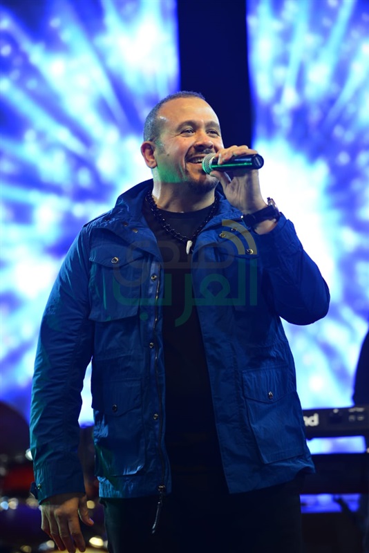 بالصور.. هشام عباس يبدأ حفل كايرو فيستيفال سيتي مول بأغنية "ماتبطليش" بالصور.. هشام عباس يبدأ حفل كايرو فيستيفال سيتي مول بأغنية "ماتبطليش"