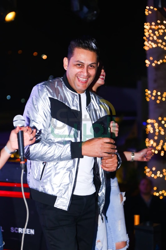 بالصور.. "ناصر أبو لافي" و"سبايسي ميكس" يشعلون حفل رأس السنة في "لايت ووك" بالقاهرة الجديدة 