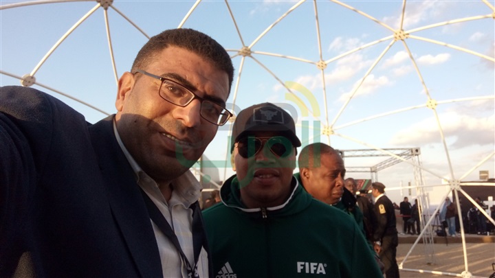 أساطير أفريقيا تفوز على نجوم العالم تحت سفح الأهرامات