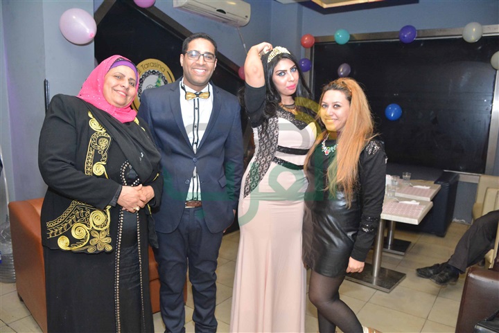 بالصور.. نجوم الفن يحتفلون بزفاف الزميل أحمد حنفي بالصور.. نجوم الفن يحتفلون بزفاف الزميل أحمد حنفي