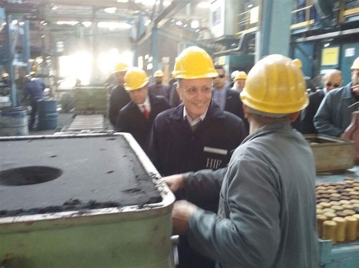العصار يفتتح محطة تجهيز الرمال بالمسبك الالى بشركة حلوان للمسبوكات