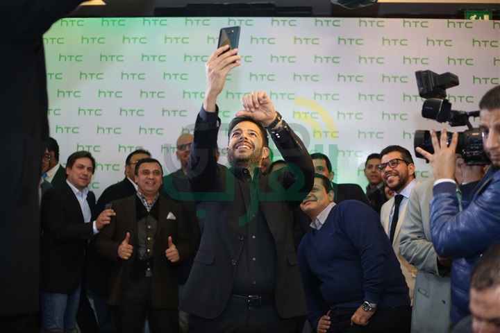 بالصور .. حماقي يشارك في حفل إطلاق هاتف HTC الجديد بالصور .. حماقي يشارك في حفل إطلاق هاتف HTC الجديد