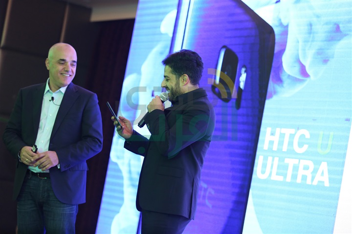 بالصور .. حماقي يشارك في حفل إطلاق هاتف HTC الجديد بالصور .. حماقي يشارك في حفل إطلاق هاتف HTC الجديد
