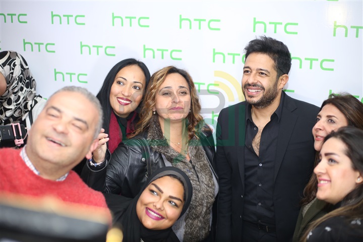 بالصور .. حماقي يشارك في حفل إطلاق هاتف HTC الجديد بالصور .. حماقي يشارك في حفل إطلاق هاتف HTC الجديد