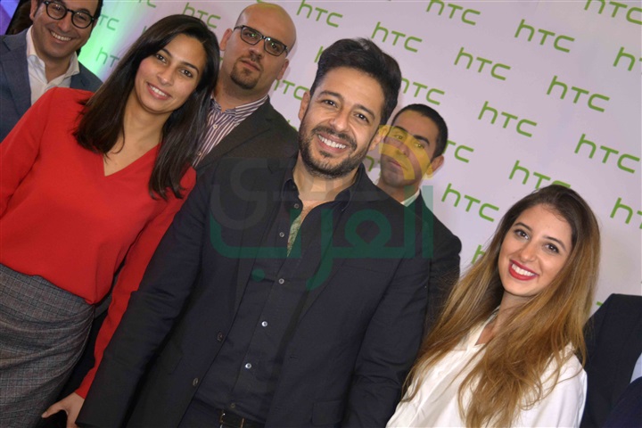 بالصور .. حماقي يشارك في حفل إطلاق هاتف HTC الجديد بالصور .. حماقي يشارك في حفل إطلاق هاتف HTC الجديد