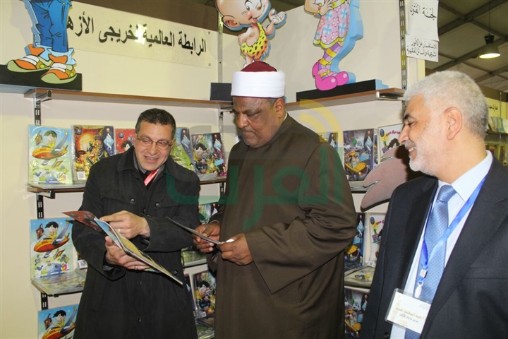 بالصور.. وكيل الأزهر يتفقد جناح الأزهر بمعرض القاهرة الدولي للكتاب