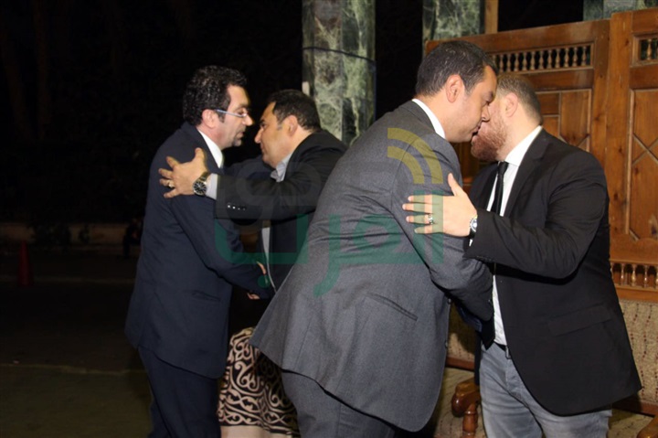 بالصور .. نجوم السياسة والإعلام يواسون محمد علي خير في وفاة والدته بالصور .. نجوم السياسة والإعلام يواسون محمد علي خير في وفاة والدته