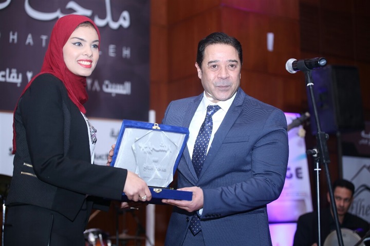 بالصور.. تكريم مدحت صالح في حفل مجله الشباب بالصور.. تكريم مدحت صالح في حفل مجله الشباب