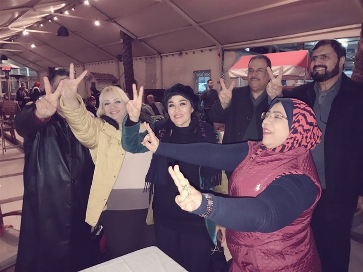 العرب يحتفلون بـ"نصر مصر" .. فرحة عربية خالصة لفوز مصر وتأهلها لنهائى أفريقيا العرب يحتفلون بـ"نصر مصر" .. فرحة عربية خالصة لفوز مصر وتأهلها لنهائى أفريقيا