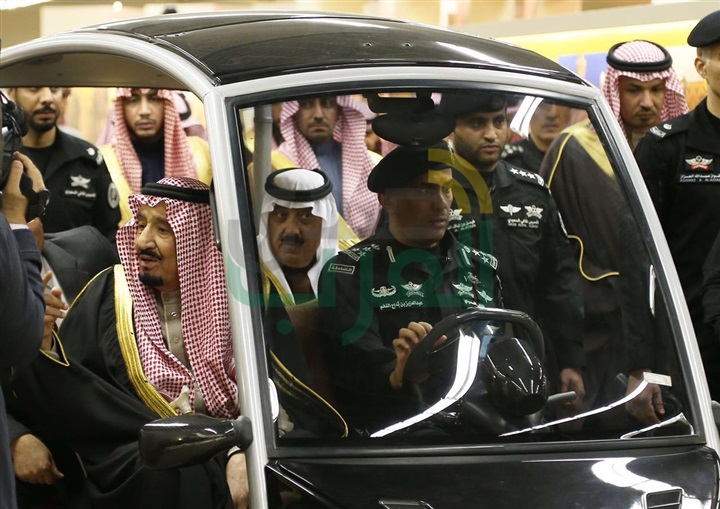 خادم الحرمين يفتتح مهرجان «الجنادرية 31» بحضور أمير الكويت وملك البحرين خادم الحرمين يفتتح مهرجان «الجنادرية 31» بحضور أمير الكويت وملك البحرين