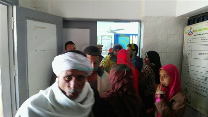 بالصور.. قافلة طبية بصان الحجر بالشرقية لعلاج 387 حالة بالمجان