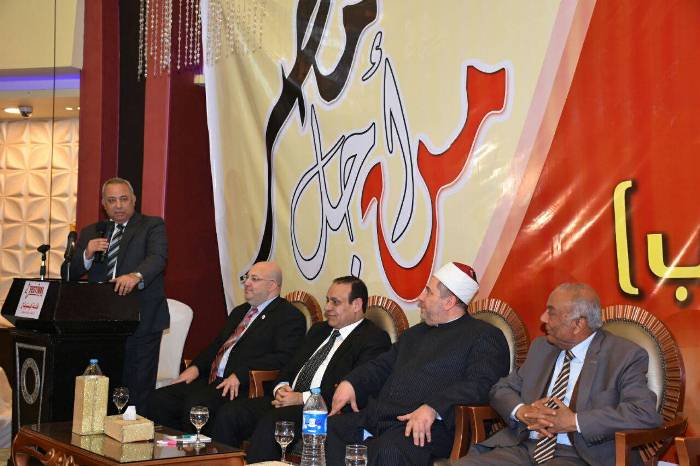 محافظ الشرقية يُشارك بورشة عمل بعنوان عودة مصر "الهوية و الشباب"