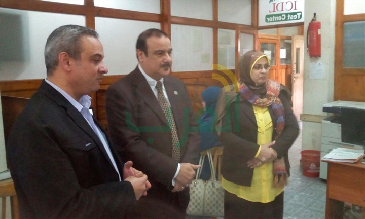 بالصور.. وكيل تعليم القليوبية يتفقد تدريبات برنامج المنحة الهندية (MICIT)