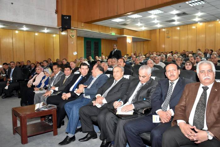 محافظ الشرقية يُشارك الجلسة الختامية لأعمال الحوار المجتمعي الشامل لتطوير التعليم