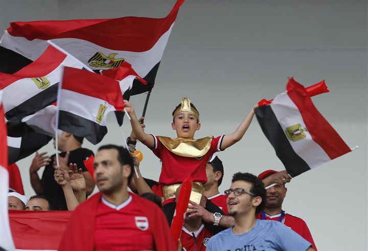 بالصور.. الجماهير المصرية داخل استاد مباراة النهائى الأفريقى أمام الكاميرون بالصور.. الجماهير المصرية داخل استاد مباراة النهائى الأفريقى أمام الكاميرون