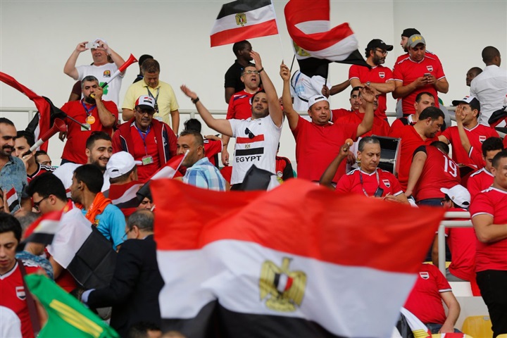 بالصور.. الجماهير المصرية داخل استاد مباراة النهائى الأفريقى أمام الكاميرون بالصور.. الجماهير المصرية داخل استاد مباراة النهائى الأفريقى أمام الكاميرون