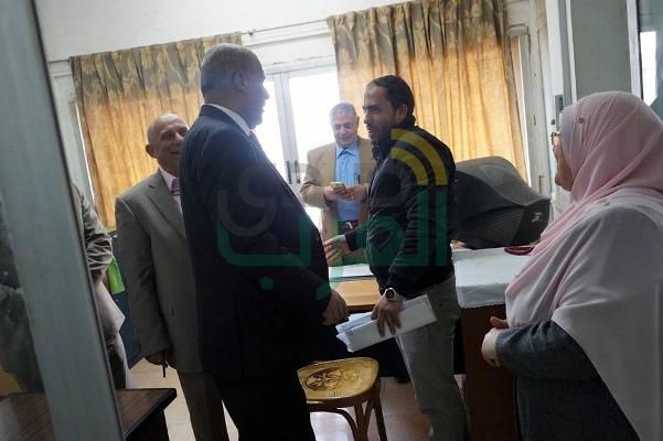 وكيل وزارة القوى العاملة بالشرقية يقوم  بجولة مفاجئة بمنطقة عمل العاشر من رمضان