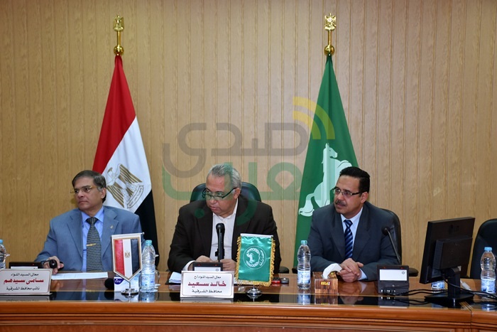 محافظ الشرقية يلتقي بالمواطنين لاستعراض وحل مشاكلهم