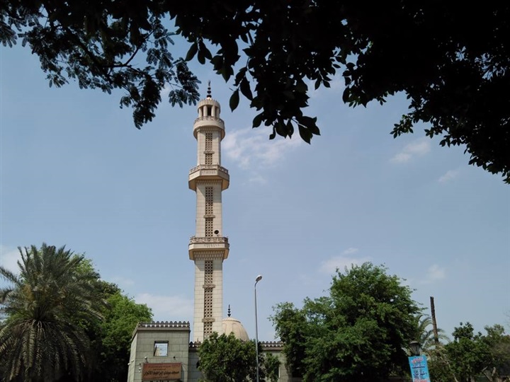 مسجد ومقام السيد محمد الأصغر الشهير بـ " محمد الأنور " ابن أخي السيدة نفيسة بنت الحسن الأكبر ، وعمه السيد إبراهيم الأنور" رضي الله عنهم"، بالقاهرة - مصر مسجد ومقام السيد محمد الأصغر الشهير بـ " محمد الأنور " ابن أخي السيدة نفيسة بنت الحسن الأكبر ، وعمه السيد إبراهيم الأنور" رضي الله عنهم"، بالقاهرة - مصر