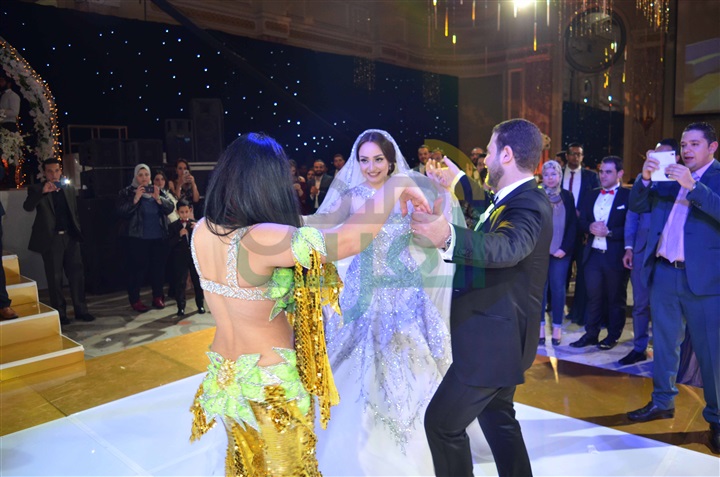 بالصور.. صافينار وبوسي يشعلان زفاف نجل شقيق الإعلامية سهير شلبي بالصور.. صافينار وبوسي يشعلان زفاف نجل شقيق الإعلامية سهير شلبي