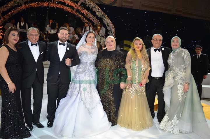 بالصور.. صافينار وبوسي يشعلان زفاف نجل شقيق الإعلامية سهير شلبي بالصور.. صافينار وبوسي يشعلان زفاف نجل شقيق الإعلامية سهير شلبي