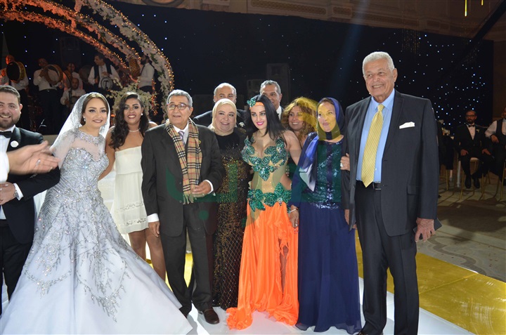 بالصور.. صافينار وبوسي يشعلان زفاف نجل شقيق الإعلامية سهير شلبي بالصور.. صافينار وبوسي يشعلان زفاف نجل شقيق الإعلامية سهير شلبي
