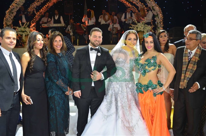 بالصور.. صافينار وبوسي يشعلان زفاف نجل شقيق الإعلامية سهير شلبي بالصور.. صافينار وبوسي يشعلان زفاف نجل شقيق الإعلامية سهير شلبي