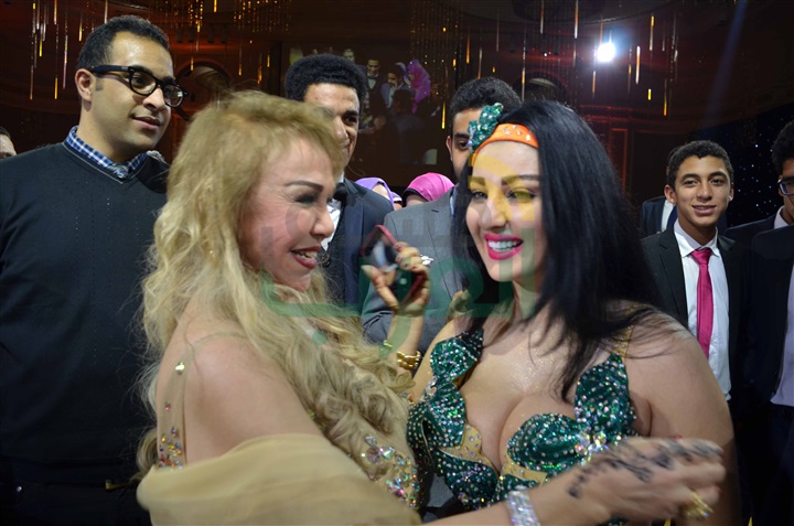 بالصور.. صافينار وبوسي يشعلان زفاف نجل شقيق الإعلامية سهير شلبي بالصور.. صافينار وبوسي يشعلان زفاف نجل شقيق الإعلامية سهير شلبي