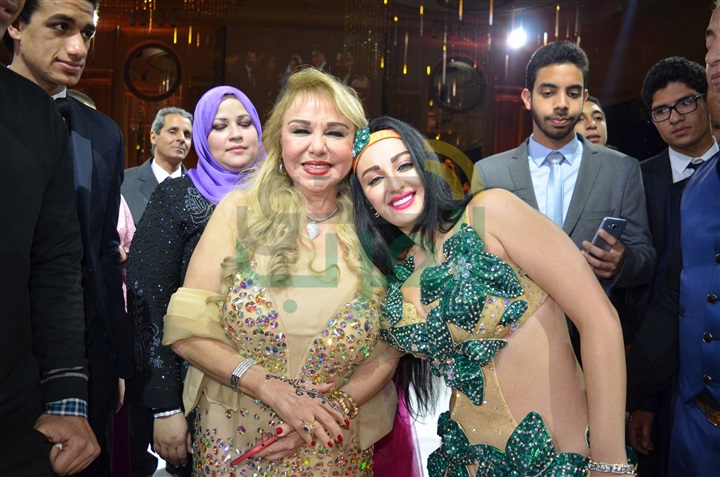 بالصور.. صافينار وبوسي يشعلان زفاف نجل شقيق الإعلامية سهير شلبي بالصور.. صافينار وبوسي يشعلان زفاف نجل شقيق الإعلامية سهير شلبي