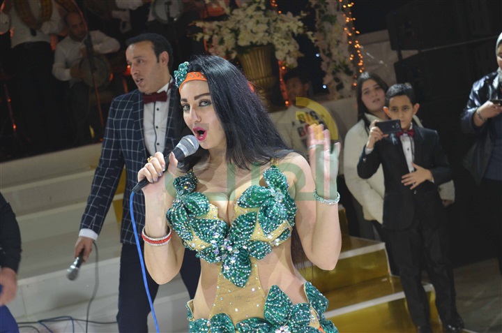 بالصور.. صافينار وبوسي يشعلان زفاف نجل شقيق الإعلامية سهير شلبي بالصور.. صافينار وبوسي يشعلان زفاف نجل شقيق الإعلامية سهير شلبي