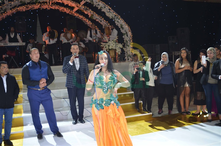 بالصور.. صافينار وبوسي يشعلان زفاف نجل شقيق الإعلامية سهير شلبي بالصور.. صافينار وبوسي يشعلان زفاف نجل شقيق الإعلامية سهير شلبي