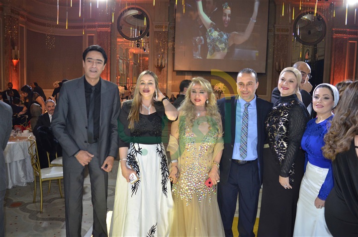 بالصور.. صافينار وبوسي يشعلان زفاف نجل شقيق الإعلامية سهير شلبي بالصور.. صافينار وبوسي يشعلان زفاف نجل شقيق الإعلامية سهير شلبي