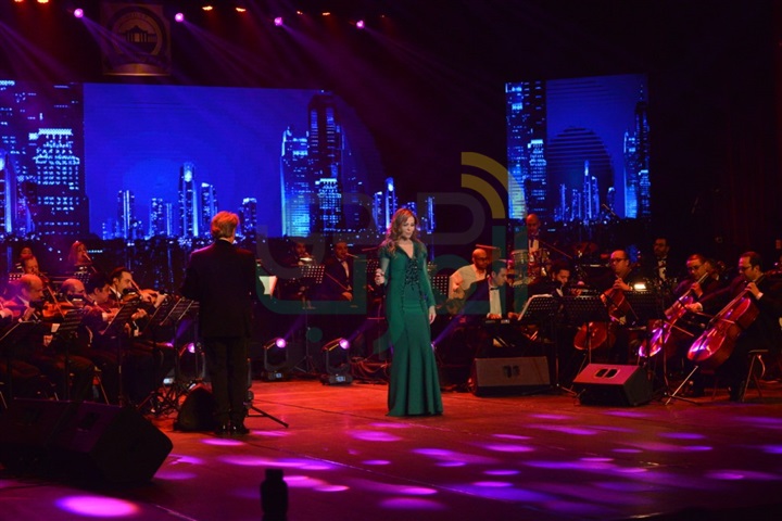 بالصور.. ‎تألق كارول سماحه على مسرح جامعة مصر  