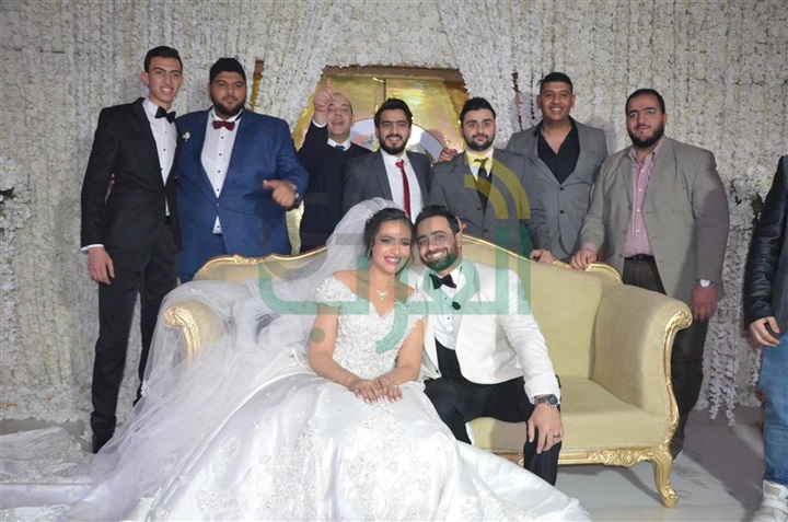 بالصور.. حماقى وبوسى فى زفاف محمد ونورهان بالصور.. حماقى وبوسى فى زفاف محمد ونورهان