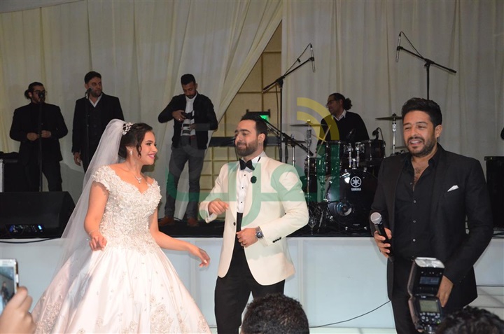 بالصور.. حماقى وبوسى فى زفاف محمد ونورهان بالصور.. حماقى وبوسى فى زفاف محمد ونورهان