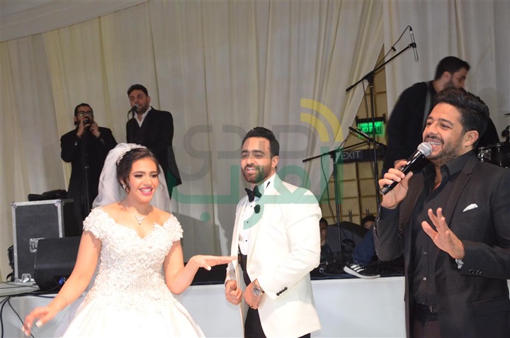 بالصور.. حماقى وبوسى فى زفاف محمد ونورهان بالصور.. حماقى وبوسى فى زفاف محمد ونورهان