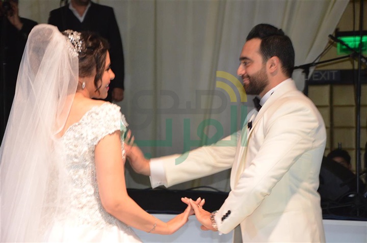 بالصور.. حماقى وبوسى فى زفاف محمد ونورهان بالصور.. حماقى وبوسى فى زفاف محمد ونورهان