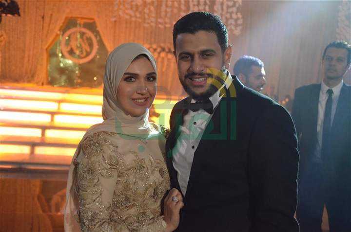 بالصور.. حماقى وبوسى فى زفاف محمد ونورهان بالصور.. حماقى وبوسى فى زفاف محمد ونورهان