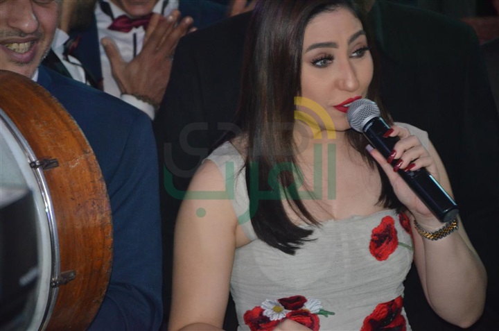 بالصور.. حماقى وبوسى فى زفاف محمد ونورهان بالصور.. حماقى وبوسى فى زفاف محمد ونورهان