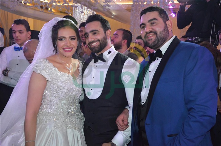 بالصور.. حماقى وبوسى فى زفاف محمد ونورهان بالصور.. حماقى وبوسى فى زفاف محمد ونورهان