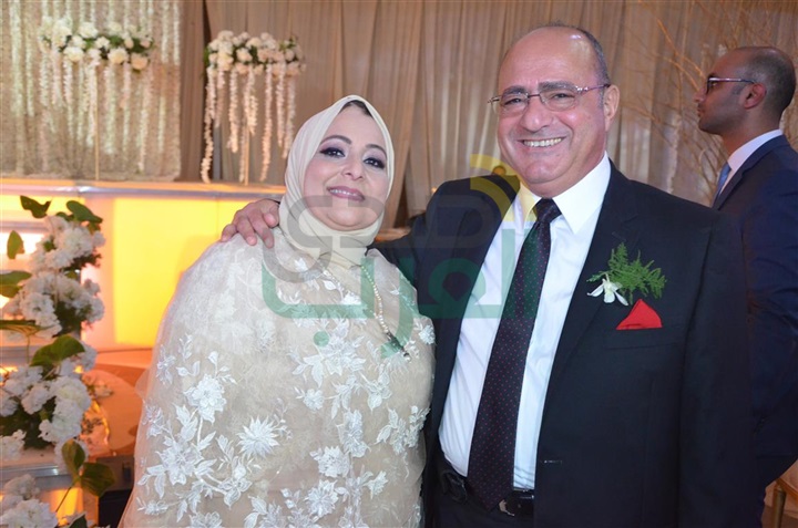 بالصور.. حماقى وبوسى فى زفاف محمد ونورهان بالصور.. حماقى وبوسى فى زفاف محمد ونورهان