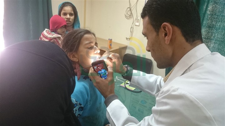 بالصور.. علاج 765 حالة في قوافل طبية بقرى بلاد المال وأولاد نجم بقنا